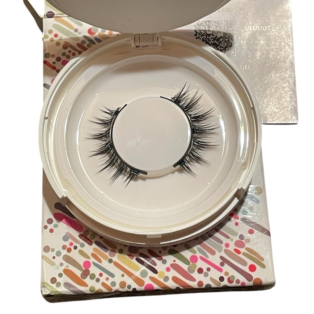 Black Magnetic False Eyelashes - Reusable Natural Flair
